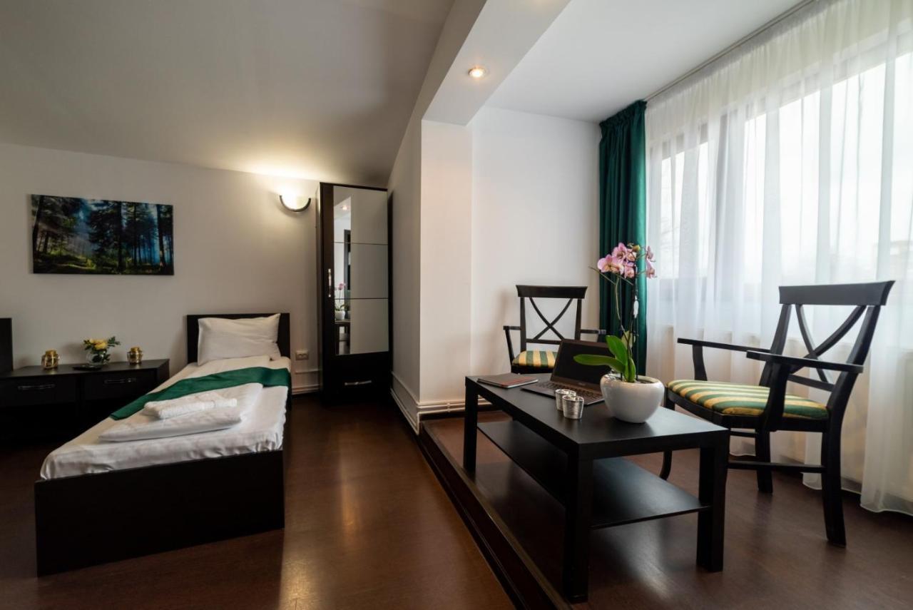 Escala Rooms Ghimbav Exterior photo