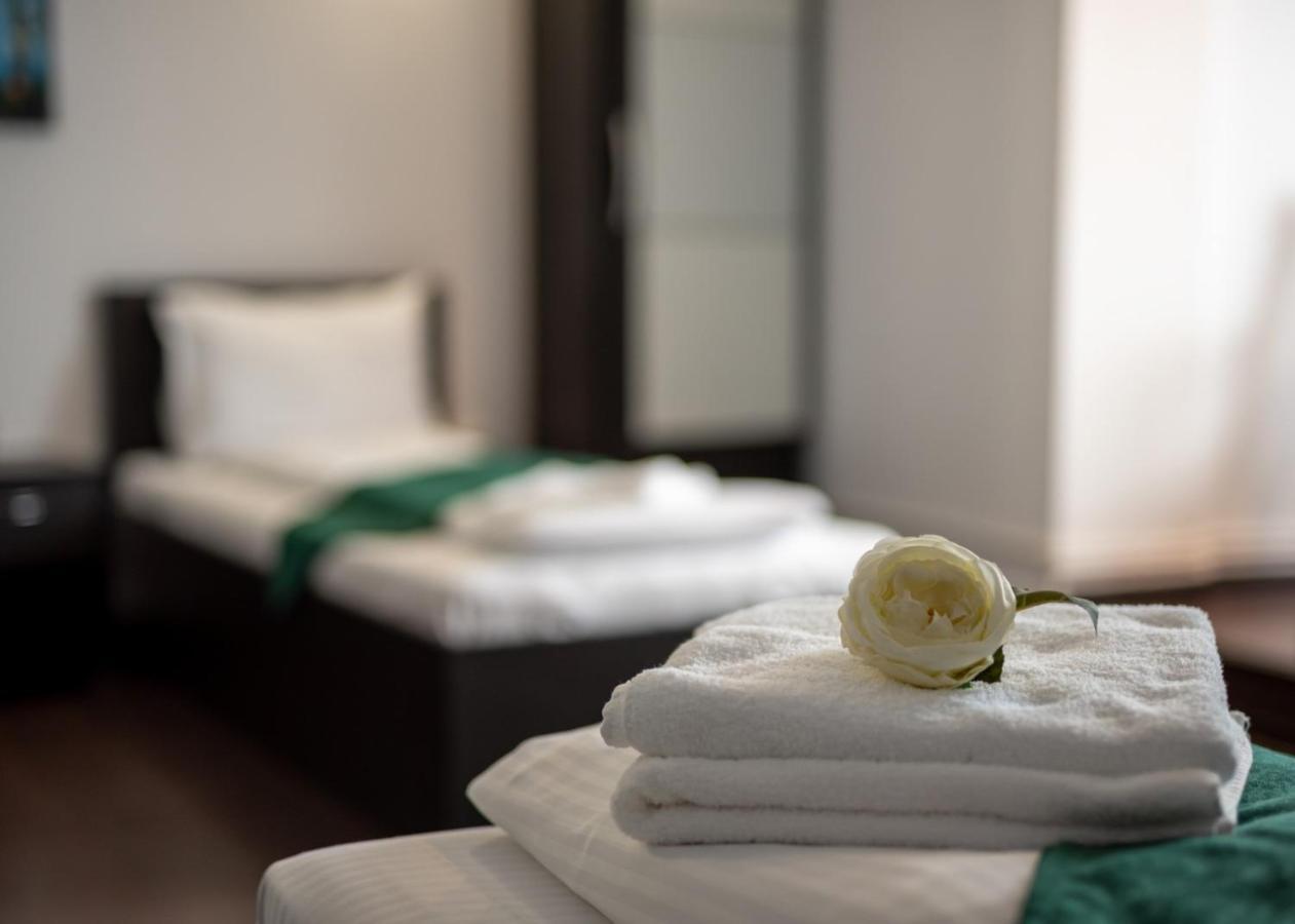 Escala Rooms Ghimbav Exterior photo